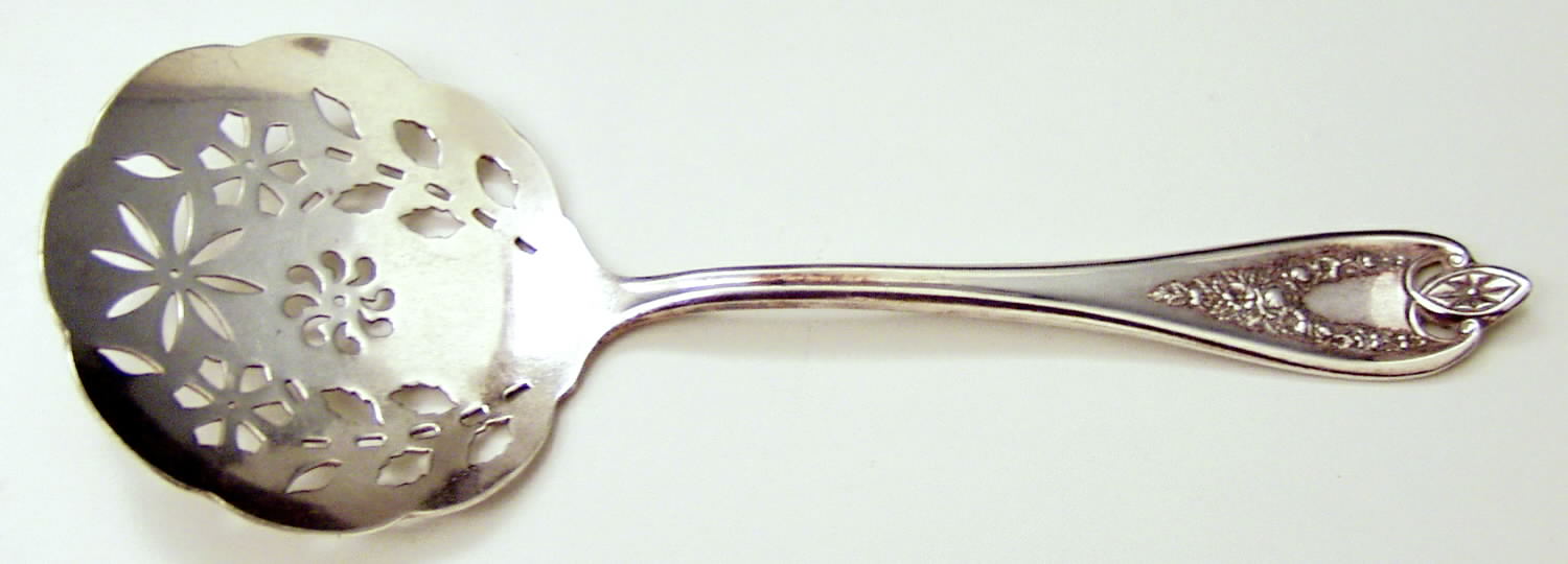 Old Colony (Silverplate, 1911) Tomato Server, Solid Piece by International Silver-1