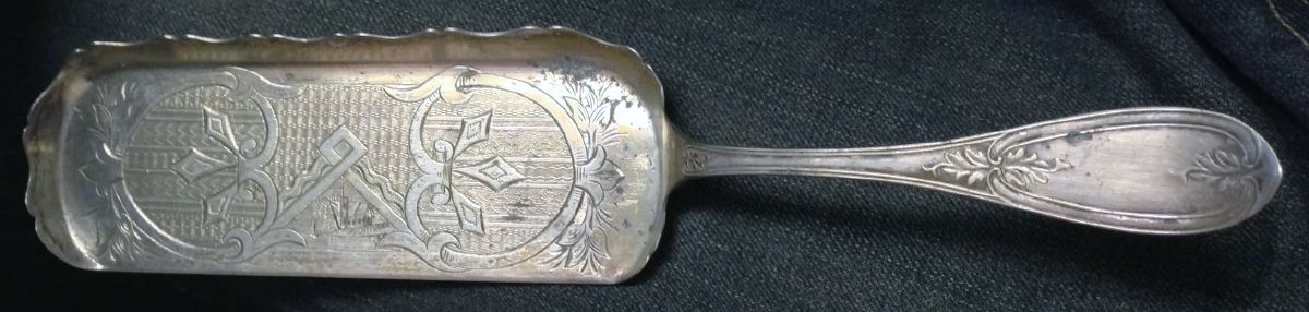 Olive (Silverplate, 1848) Large Flat Handle Crumb Knife/Crumber by International Silver-1