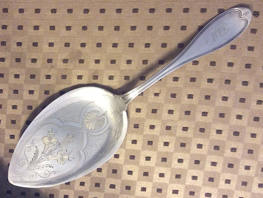 Oval (Silverplate, 1855) Bright Cut Solid Pastry Server by International Silver-1