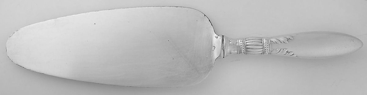 Queen Ann-St. Moritz (Silverplate, 1910) Pie Server with Silverplate Blade by International Silver-1