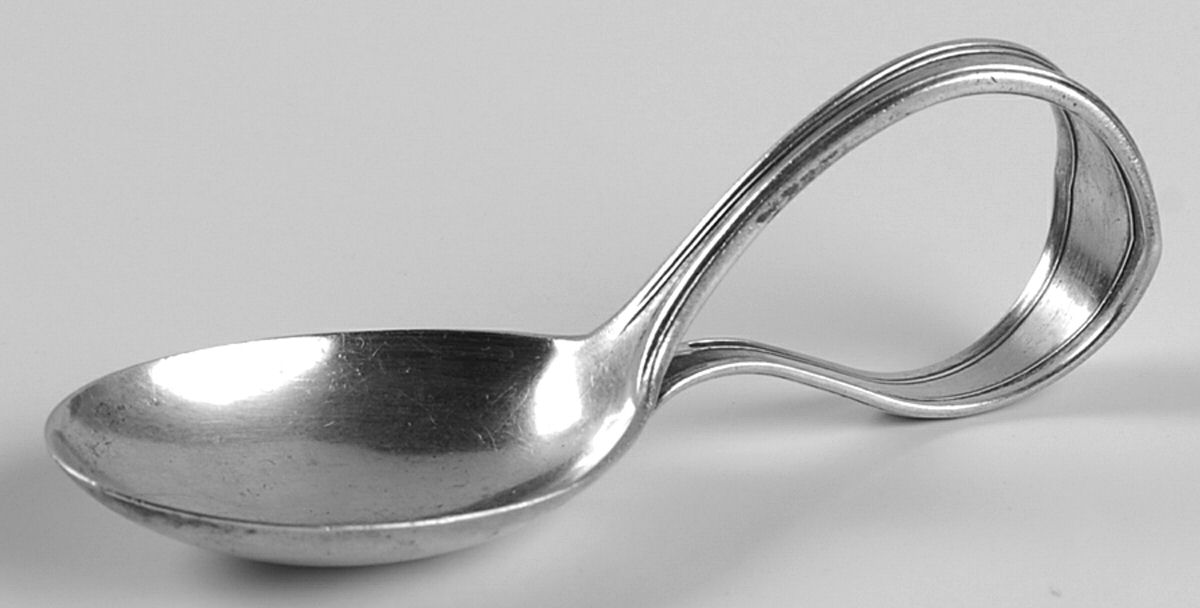 Quincy (Sterling, 1917) Curved Handle Baby Spoon by International Silver-1
