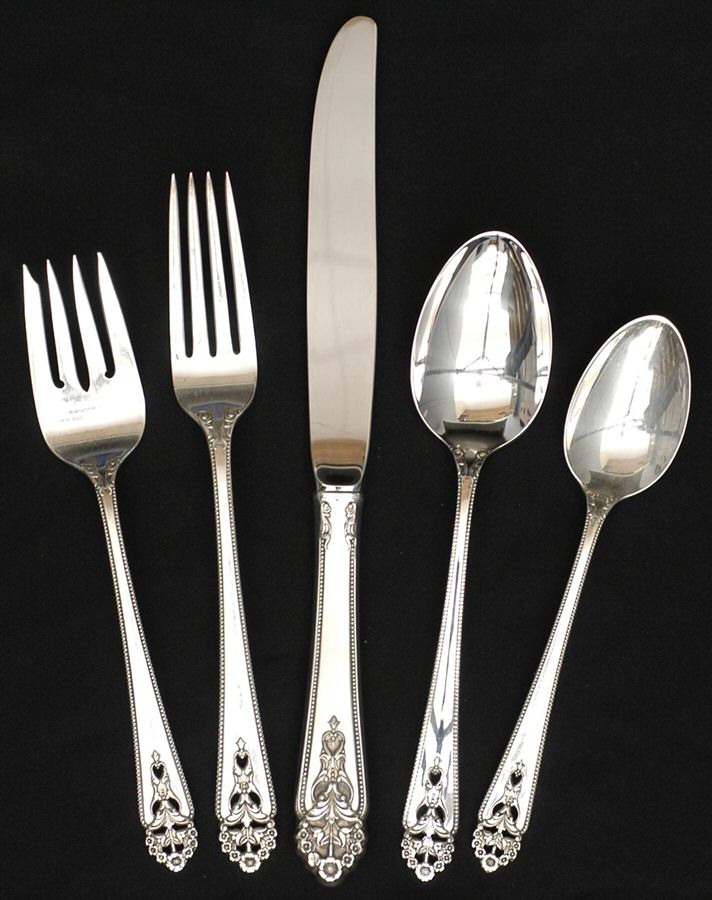 Queen's Lace (Sterling, 1949) 5 Piece Place Size Setting by International Silver-1