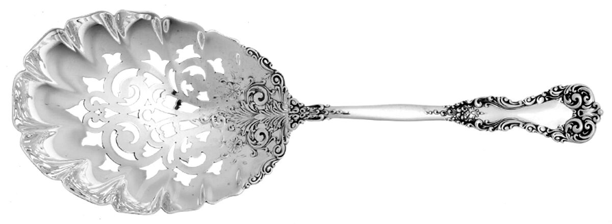 Revere (Sterling, 1898, No Monograms) Pierced Saratoga Chips Server by International Silver-1