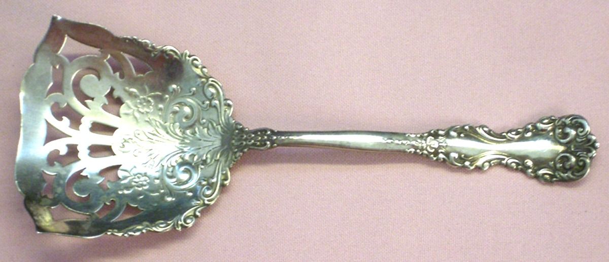 Revere (Sterling, 1898, No Monograms) Bon Bon Scoop by International Silver-1