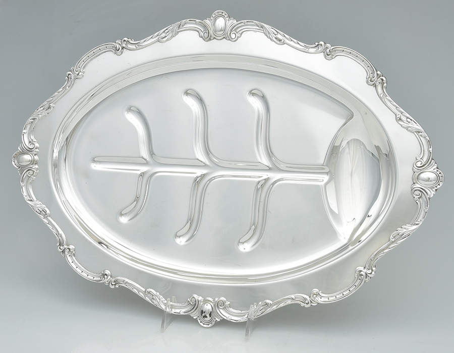 Rochelle (Silverplate, Hollowware) 19" 4 Toed Meat Platter with Well by International Silver-1