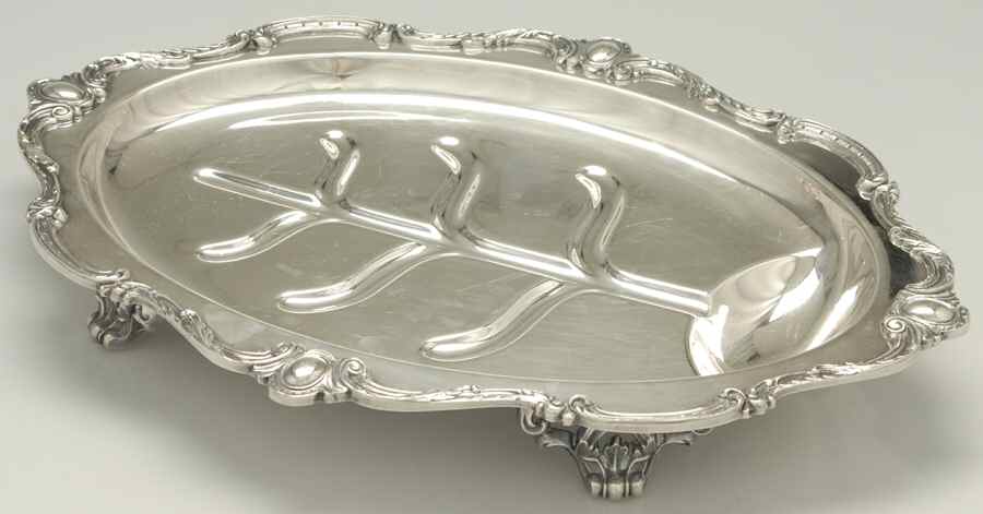 Rochelle (Silverplate, Hollowware) Medium Plated Footed Meat Platter with Well by International Silver-1