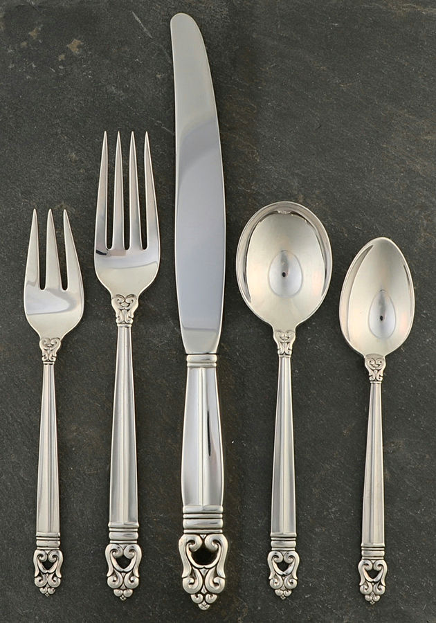Royal Danish (Sterling, 1939) 5 Piece Dinner Size Setting by International Silver-1