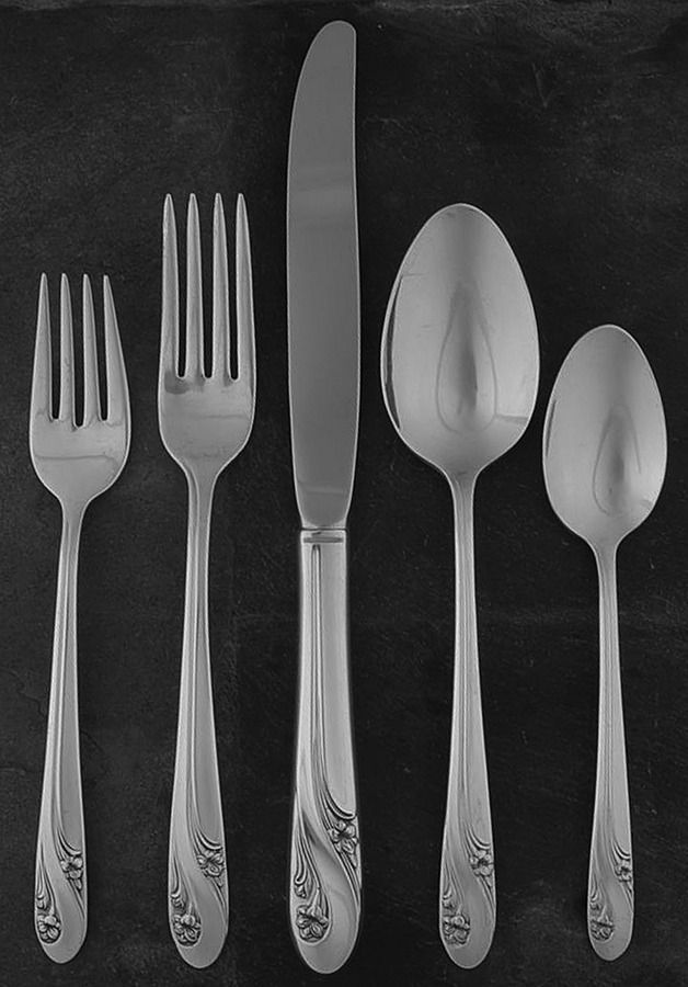 Romance (Silverplate, 1952) 5 Piece Place Setting by International Silver-1