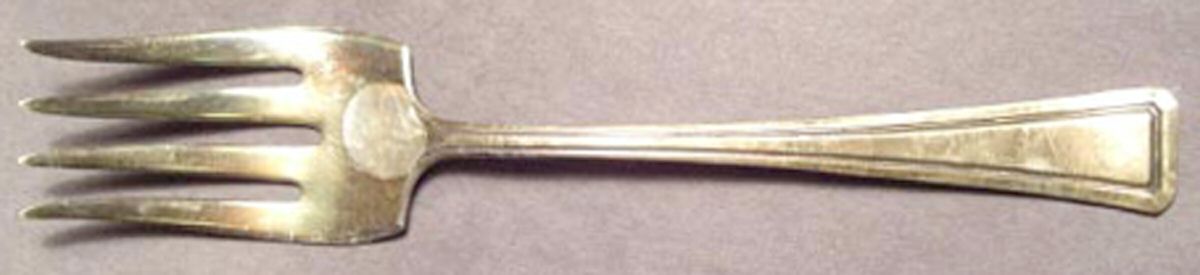 Somerset (Silverplate, 1914) Medium Solid Cold Meat Serving Fork by International Silver-1