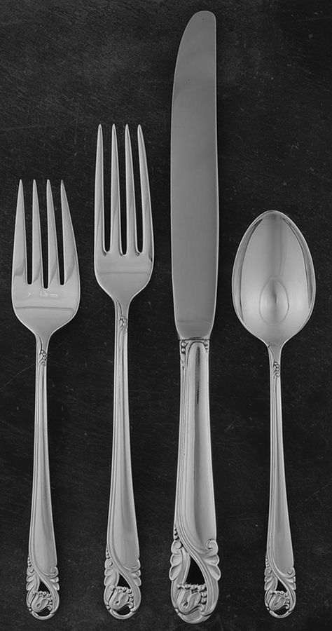 Spring Glory (Sterling, 1942, No Monograms) 32 Piece Estate Set by International Silver-1
