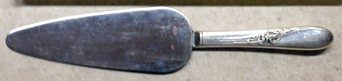Stratford (Silverplate, 1955) Pie Server with Stainless Blade by International Silver-1