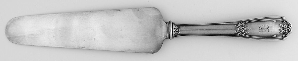 Verona (Silverplate, 1910) Pie Server with Silverplate Blade by International Silver-1