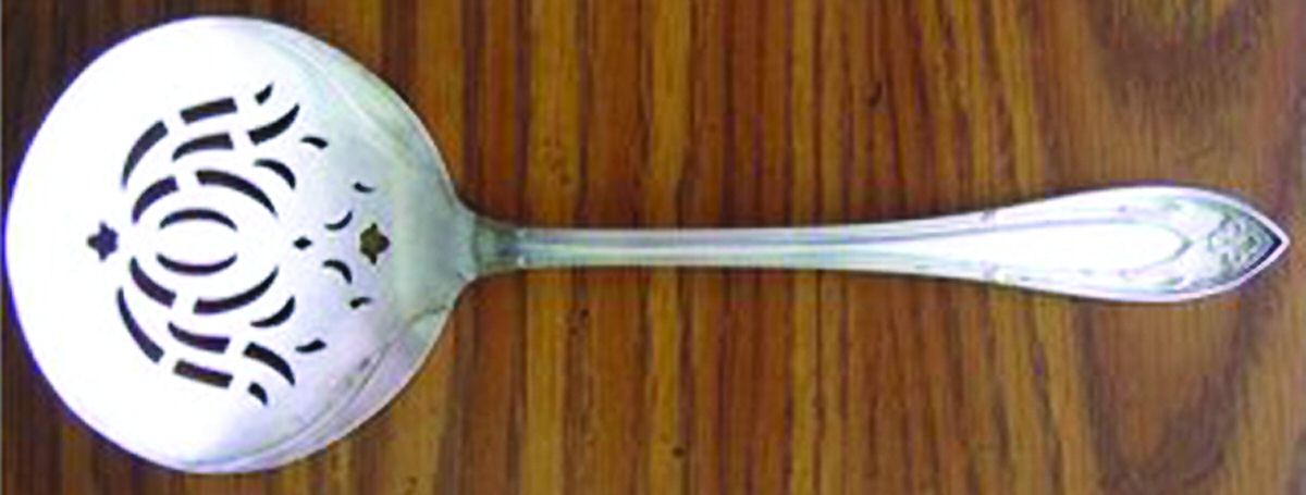 Warwick (Silverplate, 1919) Tomato Server, Solid Piece by International Silver-1