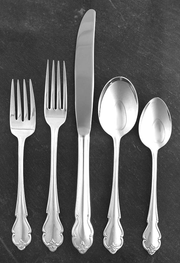 Waverly (Silverplate, 1981) 5 Piece Place Setting by International Silver-1