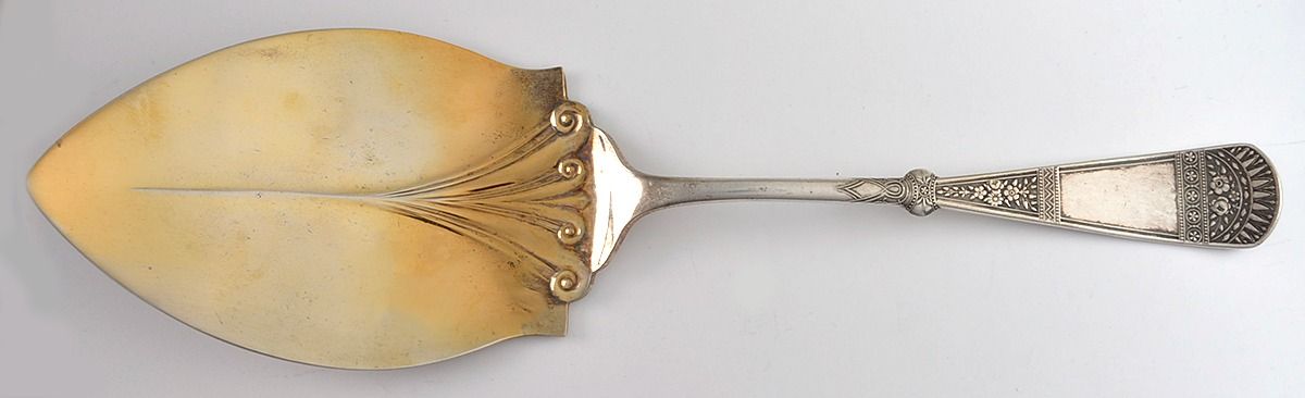 Westminster (Silverplate, 1902) Large Solid Pie Knife by International Silver-1