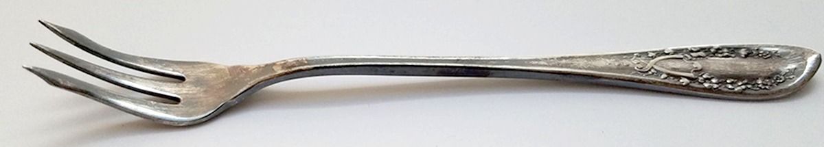 Yorktown (Silverplate, 1913) Cocktail/Seafood Fork by International Silver-1