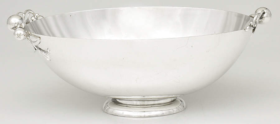 Apple (Silverplate, Hollowware) 11" Oval Footed Centerpiece by International Silver-1