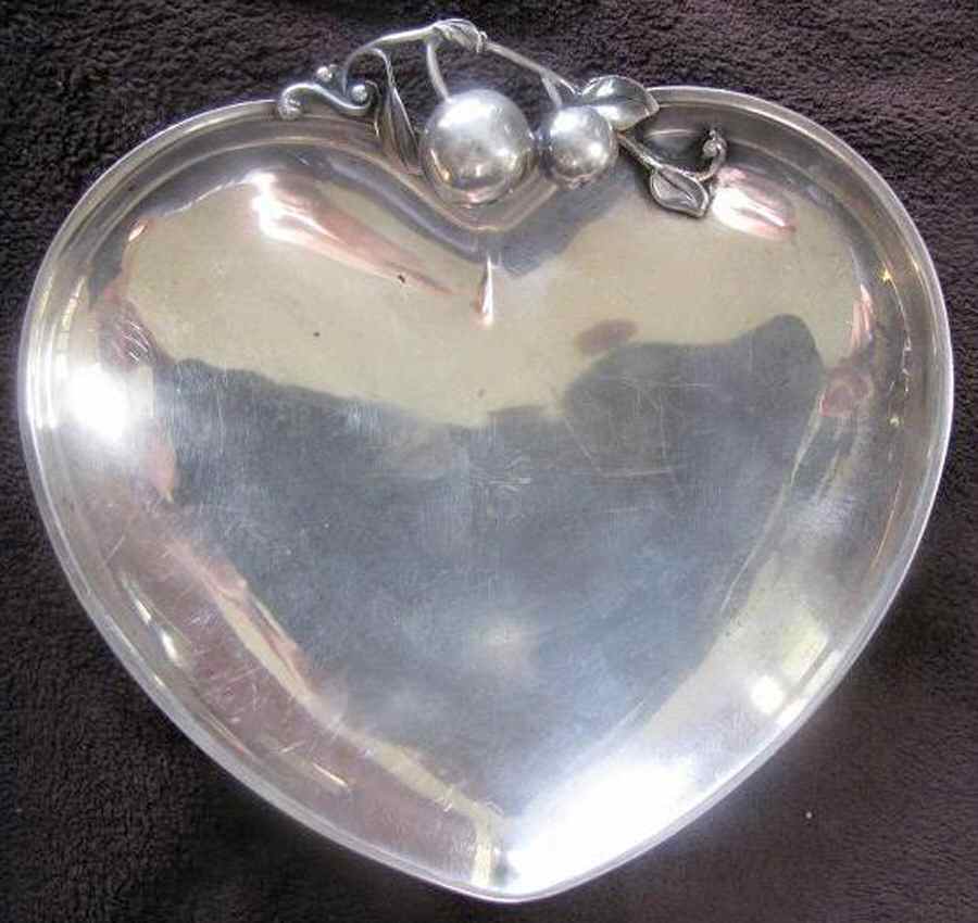 Apple (Silverplate, Hollowware) Silverplate Heart Bon Bon Bowl by International Silver-1