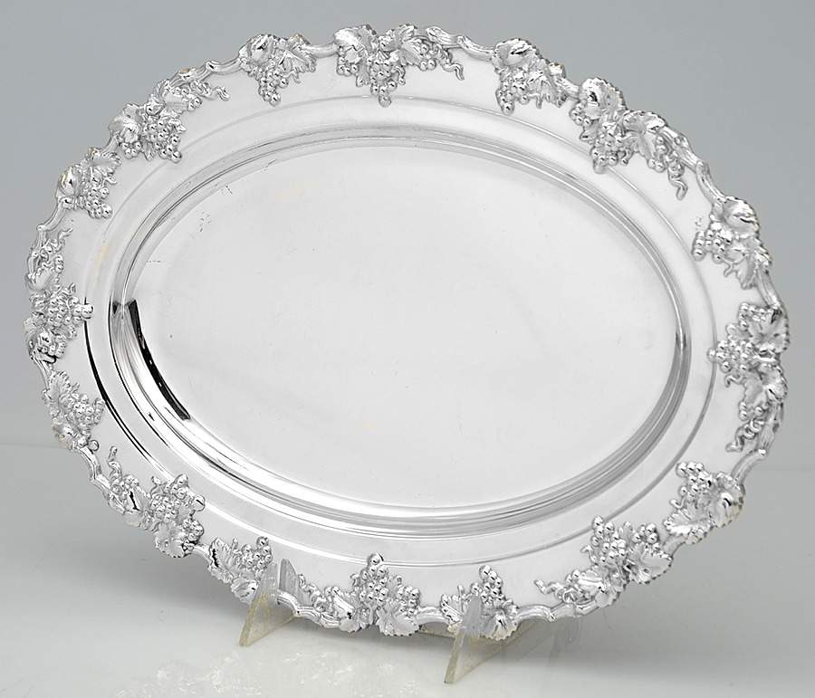 Vintage-Plain (Silverplate, Hollowware) 13" Oval Serving Platter by International Silver-1