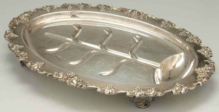 Vintage-Plain (Silverplate, Hollowware) Medium Plated Footed Meat Platter with Well by International Silver-1