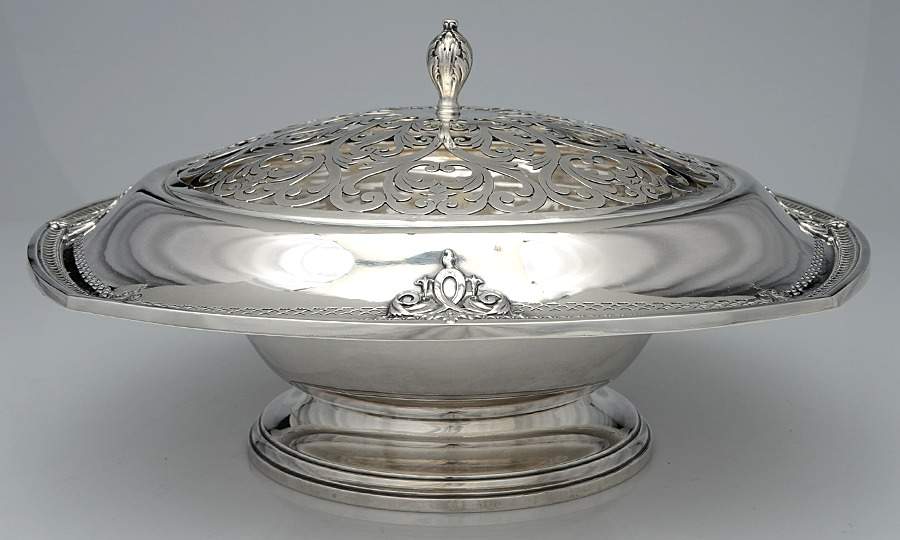 Trianon (Sterling, Hollowware) 16" Round Footed Centerpiece & Silverplate Frog by International Silver-1