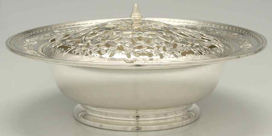 Wedgwood (Sterling, Hollowware, Geometric Base) Centerpiece with Frog by International Silver-1