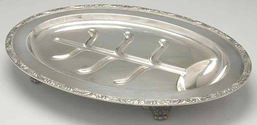 Beverly Manor (Silverplate, Hollowware) Medium Platter Footed Meat Platter with Well by International Silver-1