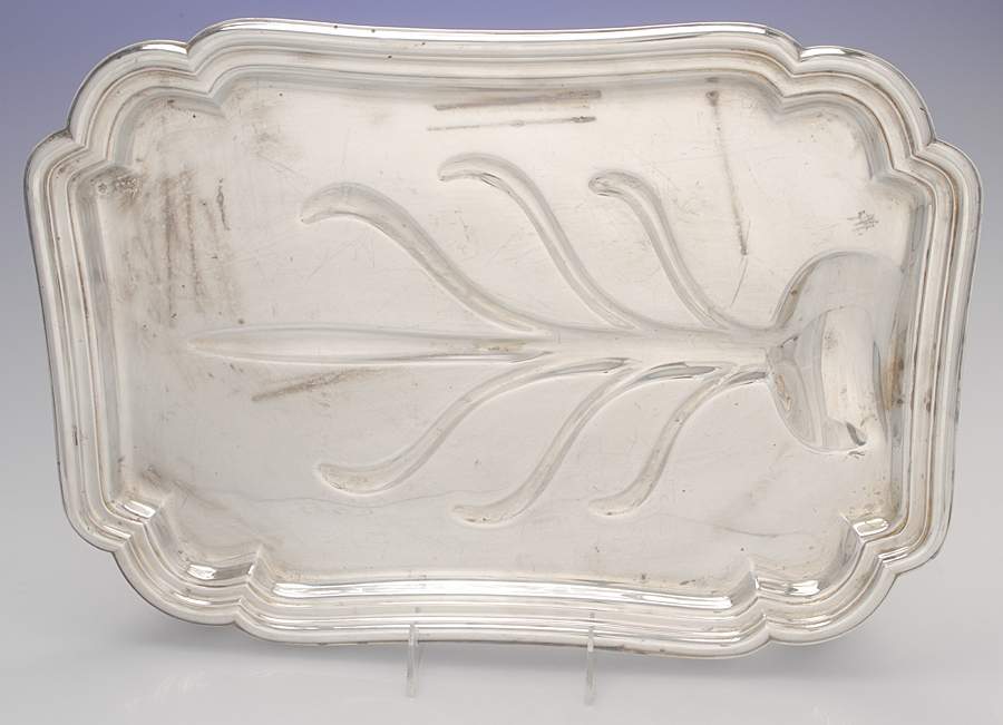 Chadwick (Silverplate, Hollowware) Medium Platter Footed Meat Platter with Well by International Silver-1