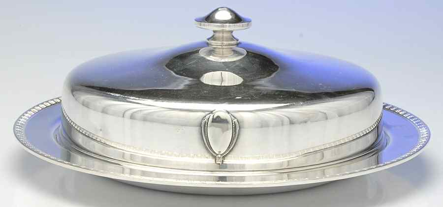 Charm (Silverplate, Hollowware) Dome Server with 12" Tray by International Silver-1