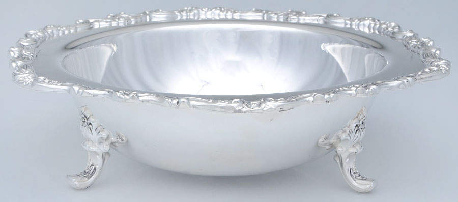 Countess (Silverplate, Hollowware) Footed Round Vegetable Bowl by International Silver-1