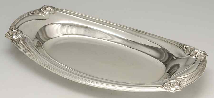 Daffodil (Silverplate, Hollowware) Silverplate Bread Tray by International Silver-1