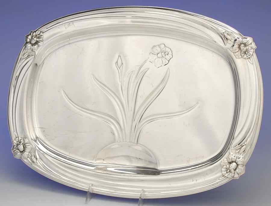 Daffodil (Silverplate, Hollowware) Medium Plated Meat Platter with Well by International Silver-1
