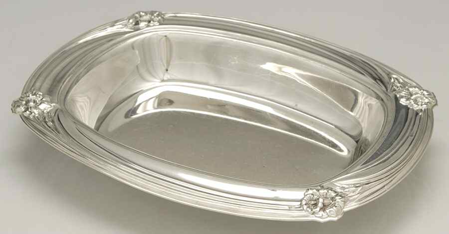 Daffodil (Silverplate, Hollowware) 11" Oval Vegetable Bowl by International Silver-1