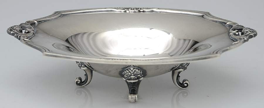 Eternally Yours (Silverplate, Hollowware) Medium Silverplate Bon Bon Bowl by International Silver-1