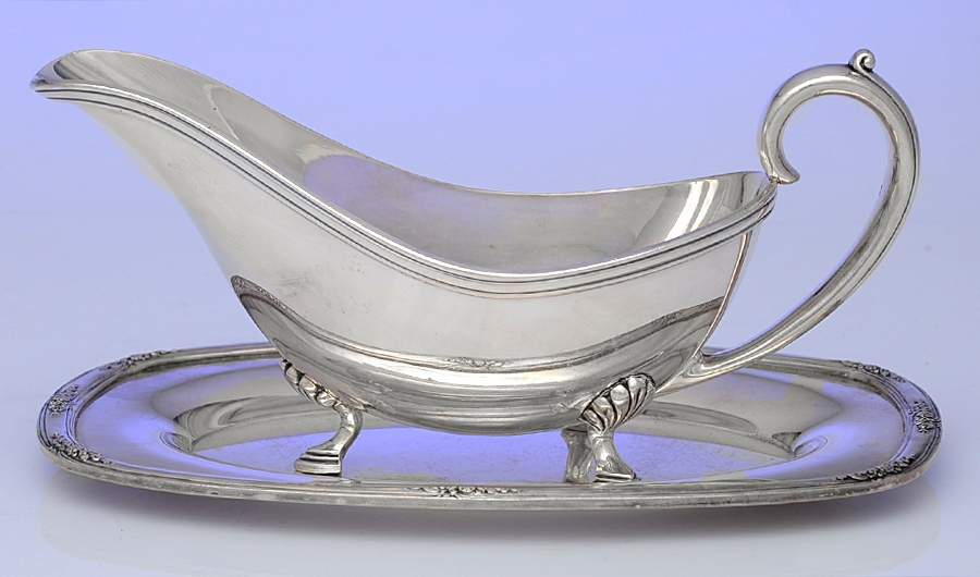 Youth (Silverplate, Hollowware) Plated Gravy Boat & Underplate by International Silver-1