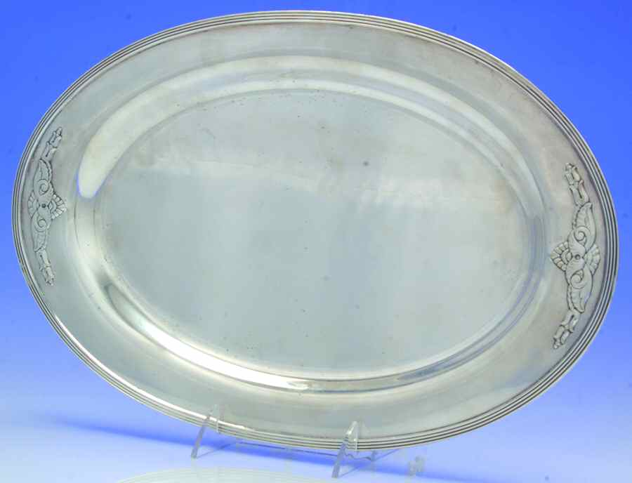Guild-Cadence (Silverplate, Hollowware) 16" Oval Serving Platter by International Silver-1
