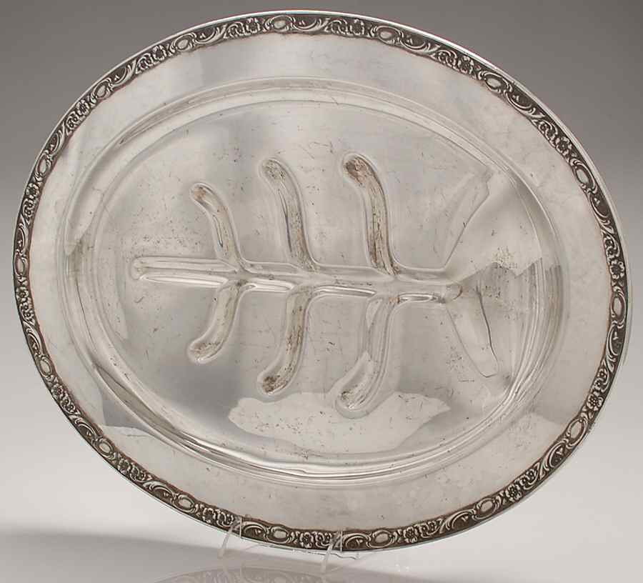 Victorian Rose (Silverplate, Hollowware) Extra Large Plated Meat Platter with Well by International Silver-1