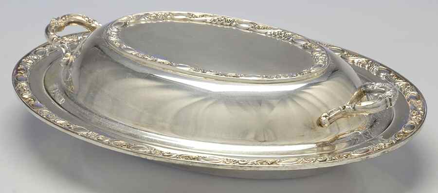 Victorian Rose (Silverplate, Hollowware) 2-Part Plated Oval Vegetable Bowl by International Silver-1