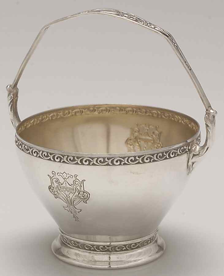 Triumph (Silverplate, 1925, Hollowware) Mini Open Sugar Basket with Handle by International Silver-1