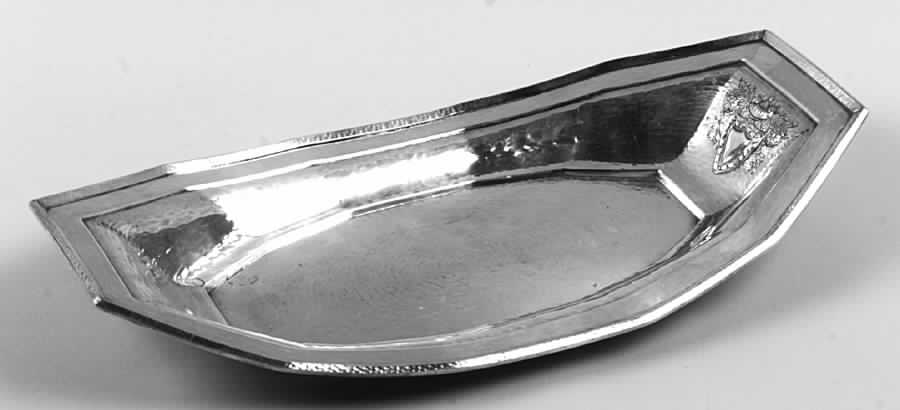 Heraldic (Silverplate, Hollowware) Silverplate Bread Tray by International Silver-1