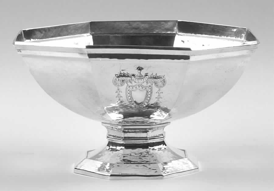 Heraldic (Silverplate, Hollowware) Footed Round Vegetable Bowl by International Silver-1
