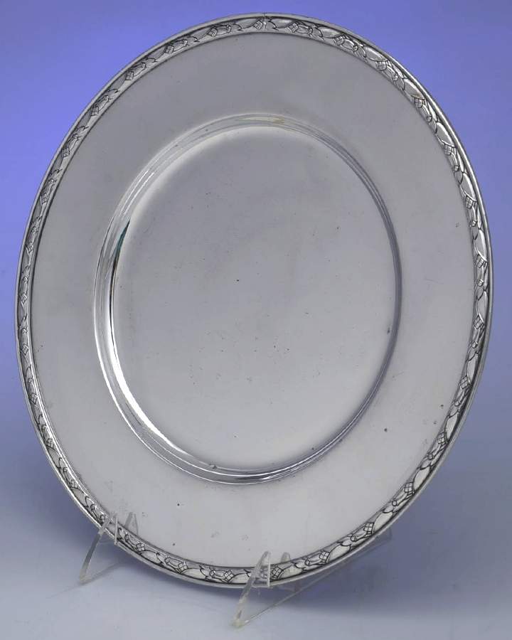 Her Majesty (Silverplate, Hollowware) Silverplate Sandwich Plate by International Silver-1