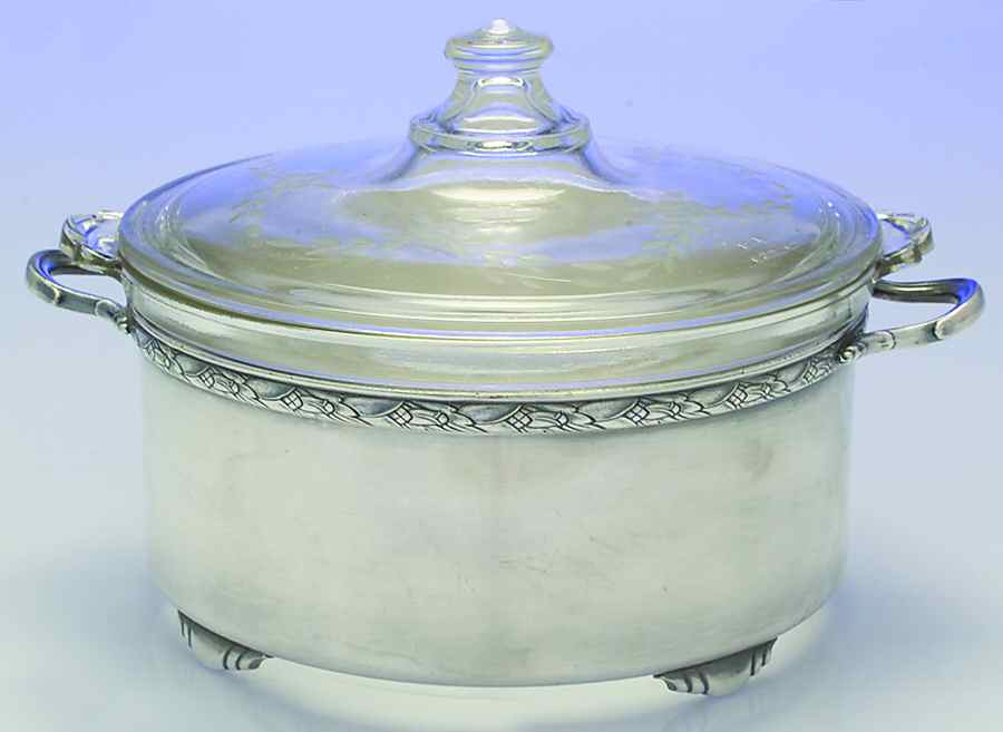 Her Majesty (Silverplate, Hollowware) Plated Round Covered Casserole with Glass by International Silver-1