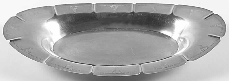 Paris (Silverplate, Hollowware) Silverplate Bread Tray by International Silver-1