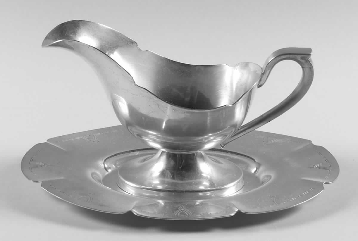 Paris (Silverplate, Hollowware) Plated Gravy Boat & Underplate by International Silver-1