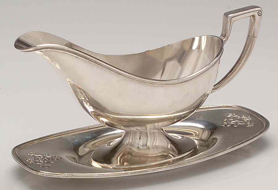 Princess-Lady Doris (Silverplate, Hollowware) Plated Gravy Boat with Attached Underplate by International Silver-1