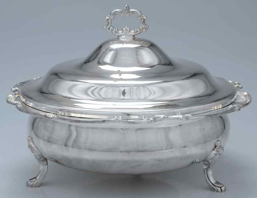 Reflection (Silverplate, Hollowware) 3 Qt Round Covered Casserole W/Liner by International Silver-1