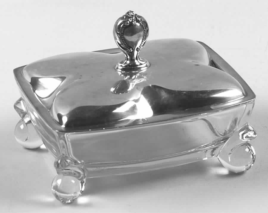 Remembrance (Silverplate, Hollowware) Crystal Cigarette Box with Silverplate Lid by International Silver-1