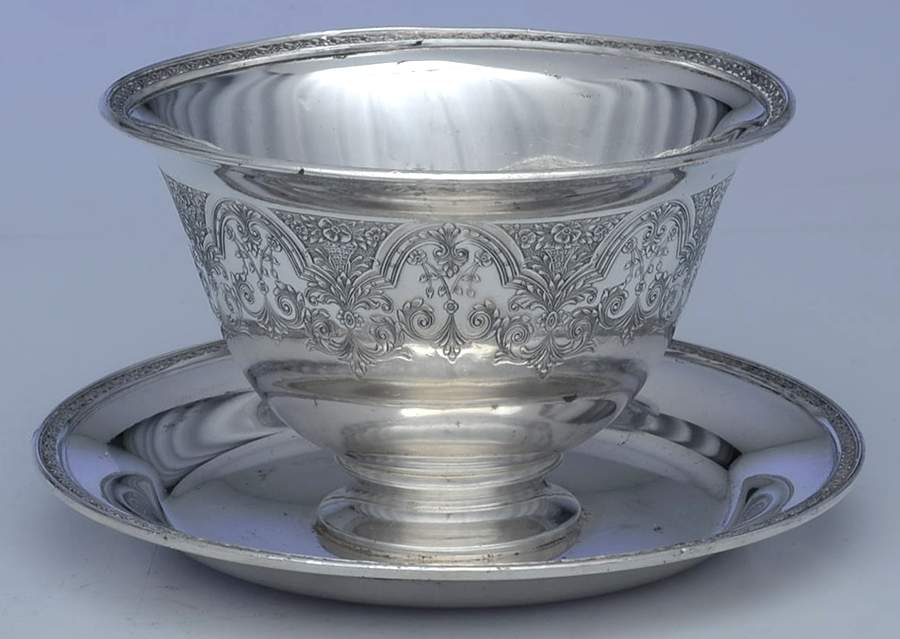 Paisley (Silverplate, Hollowware) Plated Gravy Boat with Attached Underplate by International Silver-1