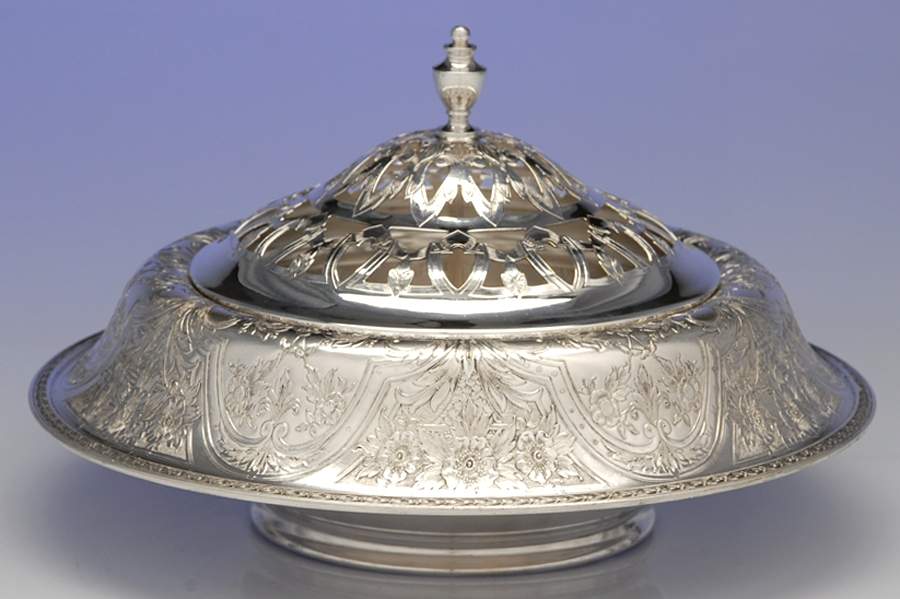 Paisley (Silverplate, Hollowware) 10" Round Centerpiece with Frog by International Silver-1